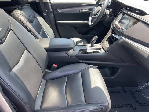 Used 2017 Cadillac XT5 Luxury w/ Driver Awareness Package FWD image 27