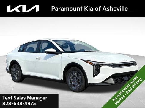 New 2026 Kia K4 LX image 1