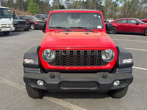 Used 2025 Jeep Wrangler Unlimited Sport AWD/4WD image 3