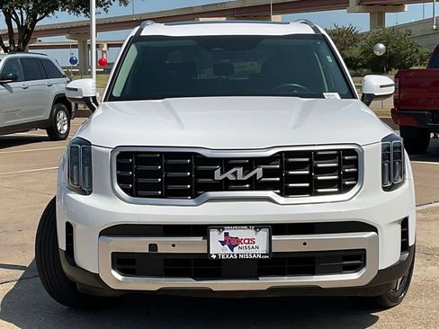 Used 2025 Kia Telluride S FWD image 2