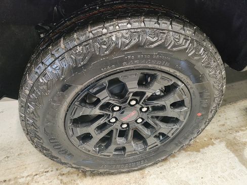 New 2026 GMC Canyon Elevation w/ Convenience Package image 17