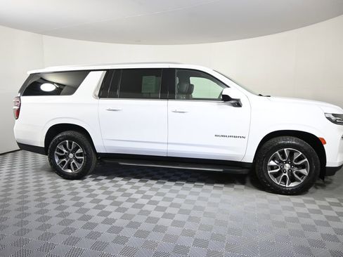 Used 2023 Chevrolet Suburban LT AWD/4WD image 8