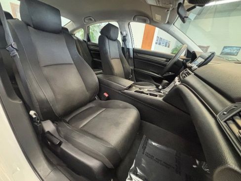 Used 2021 Honda Accord LX image 9