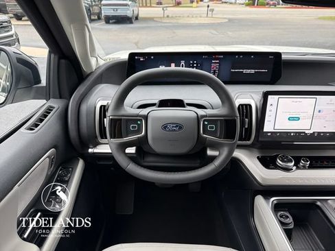 New 2026 Ford Expedition Active RWD image 15