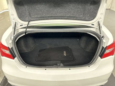 Used 2013 Chrysler 200 Limited FWD image 20