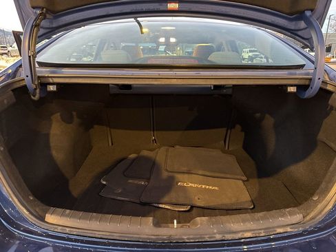 Used 2018 Hyundai Elantra SE image 24