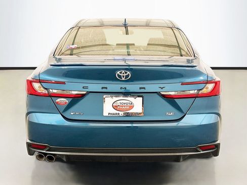 Used 2025 Toyota Camry SE w/ Multimedia Upgrade Package FWD image 5