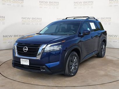 Used 2022 Nissan Pathfinder SV