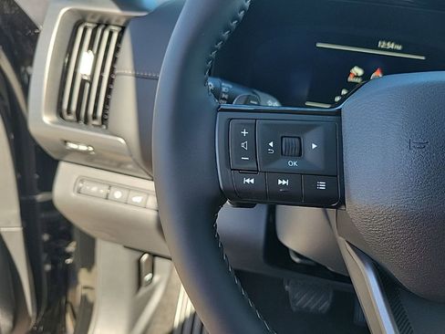 New 2026 Nissan Pathfinder SL image 23