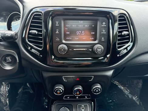 Used 2018 Jeep Compass Latitude AWD/4WD image 20