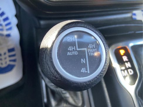 Used 2023 Jeep Gladiator Sport AWD/4WD image 28