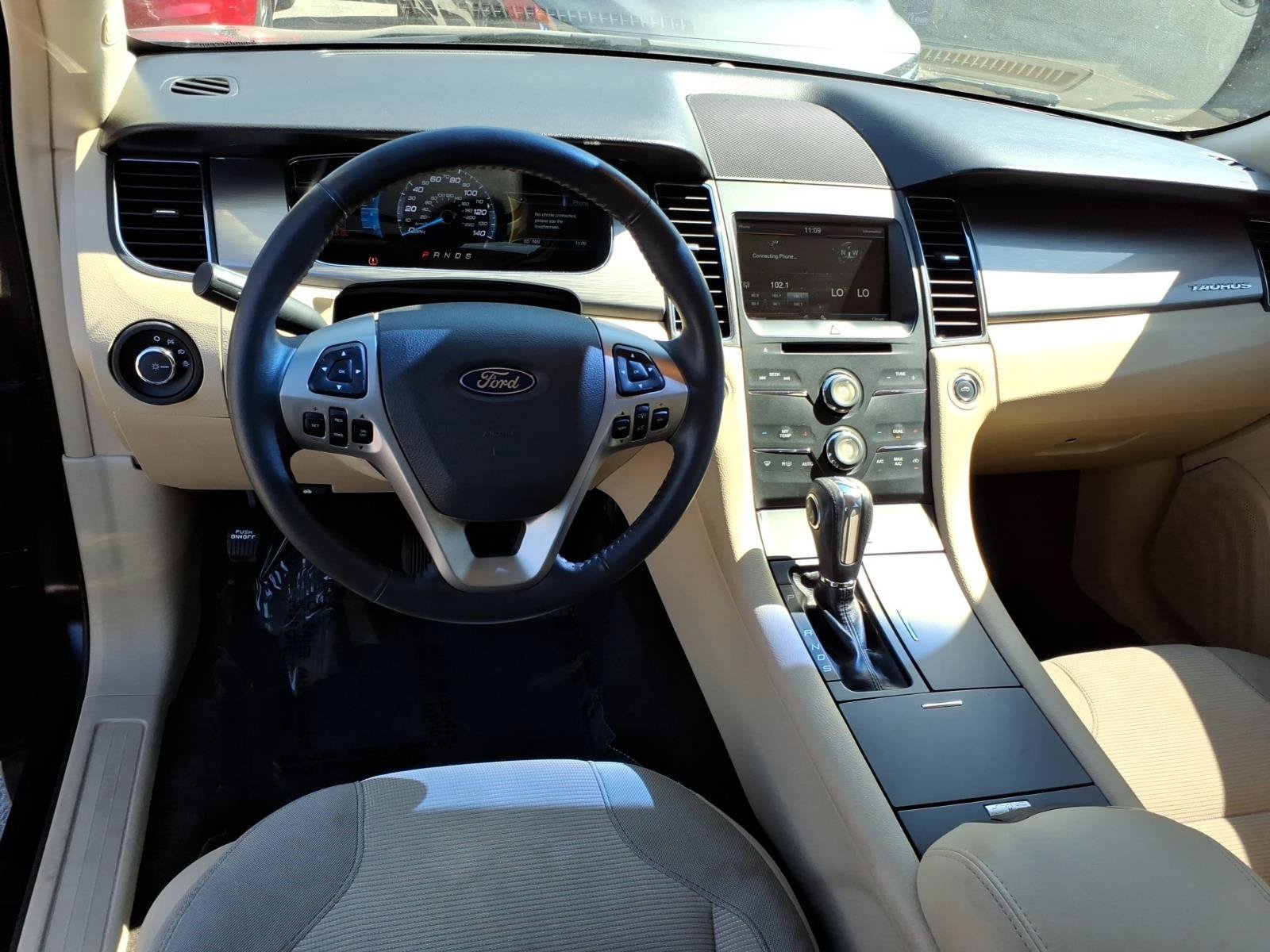 Used 2015 Ford Taurus SEL w/ Equipment Group 201A FWD image 11