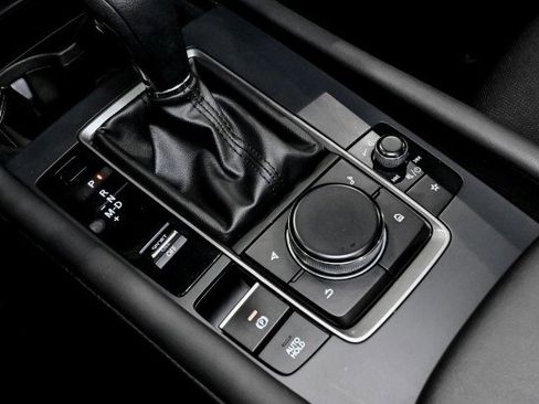 Used 2021 MAZDA MAZDA3 s image 26