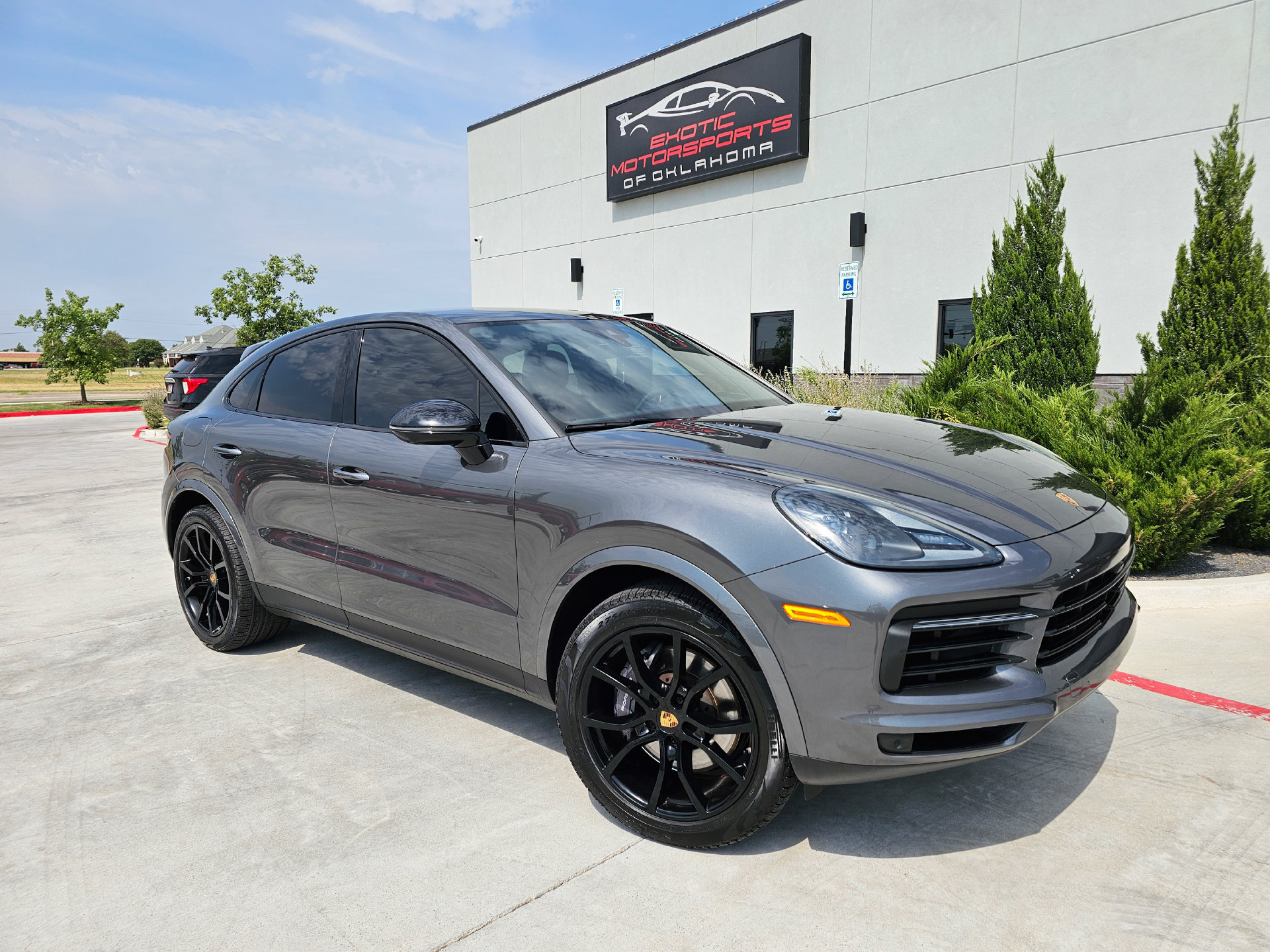 Used 2022 Porsche Cayenne Coupe AWD/4WD image 4