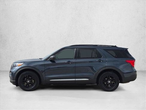 Used 2024 Ford Explorer XLT w/ Equipment Group 202A RWD image 9