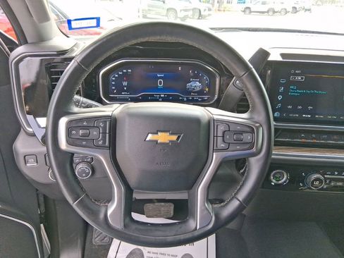 Used 2023 Chevrolet Silverado 1500 LT RWD image 9