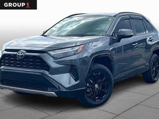 Used 2022 Toyota RAV4 SE video 1