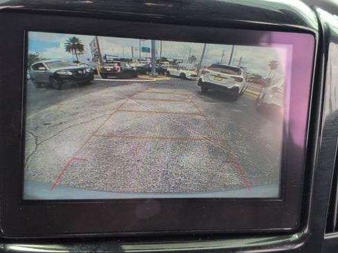 Used 2019 Chevrolet Traverse LT FWD image 16