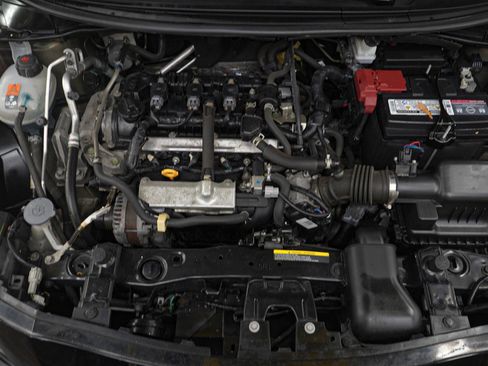 Used 2020 Nissan Versa S image 29