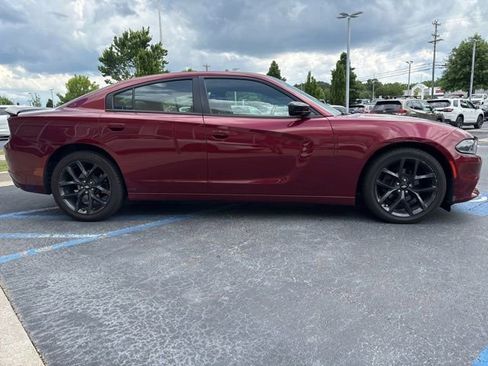 Used 2019 Dodge Charger SXT w/ Plus Group RWD image 4