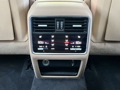 Used 2021 Porsche Cayenne Coupe image 44