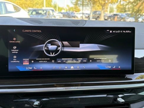 Used 2024 BMW X5 xDrive40i w/ M Sport Package AWD/4WD image 28