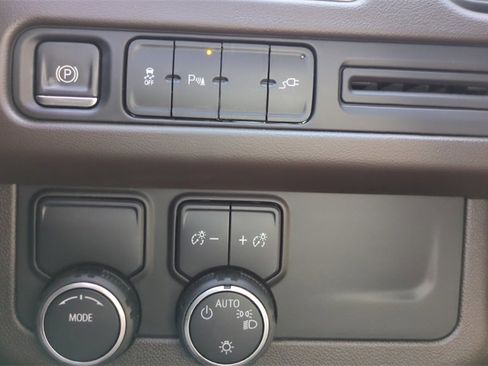 Used 2021 Chevrolet Tahoe LT image 24