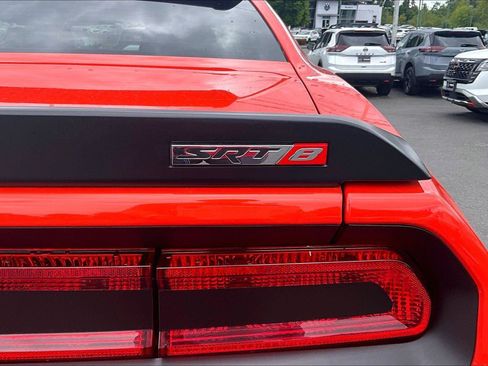 Used 2009 Dodge Challenger SRT8 w/ SRT Option Group II RWD image 24