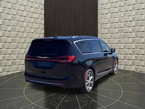 Certified 2024 Chrysler Pacifica Pinnacle FWD image 5