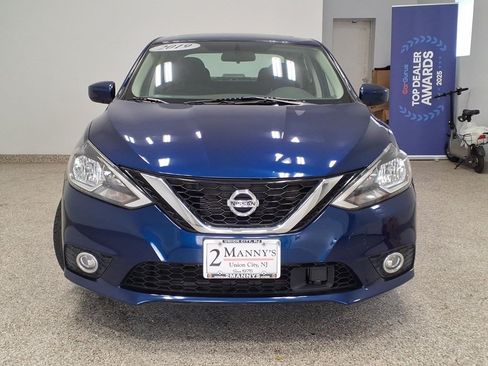 Used 2019 Nissan Sentra SV w/ Special Edition Pkg w/ Special Edition Package FWD image 2