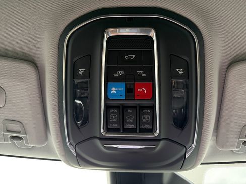 Used 2023 Jeep Grand Cherokee 4WD 4xe w/ Luxury Tech Group II image 21