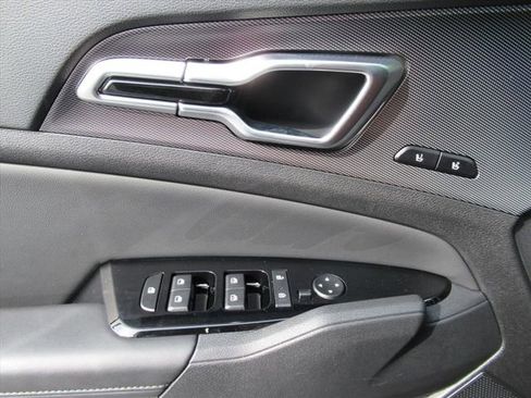 Used 2025 Kia Sportage SX FWD image 20