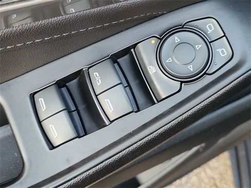 Used 2023 Chevrolet Traverse LT image 22