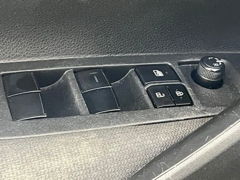 Used 2022 Toyota Corolla LE image 14