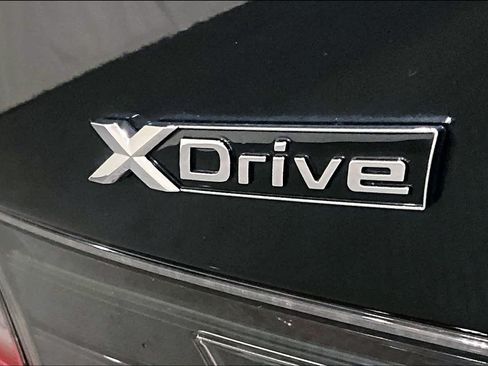 Used 2022 BMW 330i xDrive Sedan w/ Premium Package 2 AWD/4WD image 9