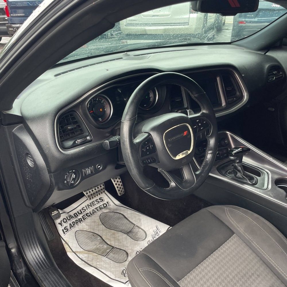 Used 2018 Dodge Challenger R/T w/ Performance Handling Group RWD image 7
