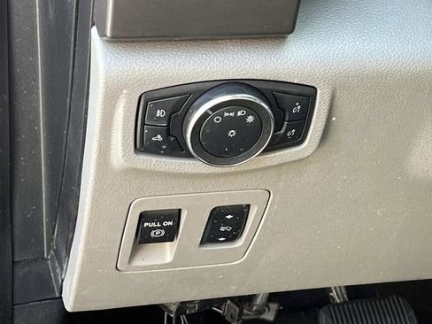 Used 2020 Ford F150 XLT w/ Equipment Group 302A Luxury AWD/4WD image 31
