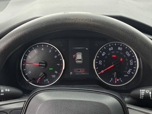 Used 2020 Toyota RAV4 XLE w/ Convenience Package image 38