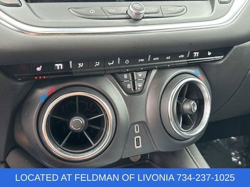 Certified 2024 Chevrolet Blazer LT w/ Convenience Package FWD image 17