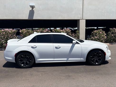 Used 2020 Chrysler 300 S RWD image 3
