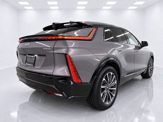 Used 2024 Cadillac Lyriq Sport AWD/4WD image 11