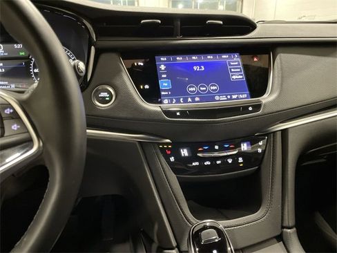Certified 2025 Cadillac XT5 Premium Luxury image 17