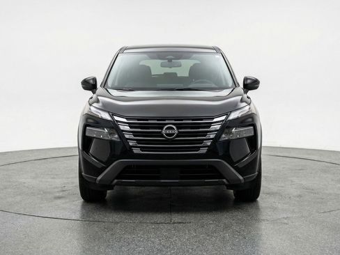 Used 2025 Nissan Rogue SV AWD/4WD image 2