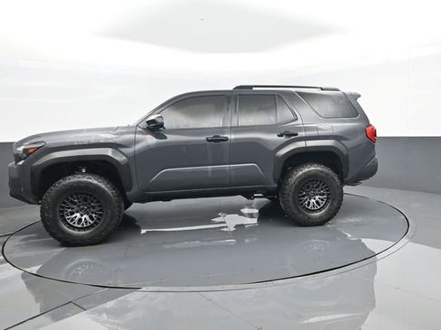 Used 2025 Toyota 4Runner SR5 AWD/4WD image 5