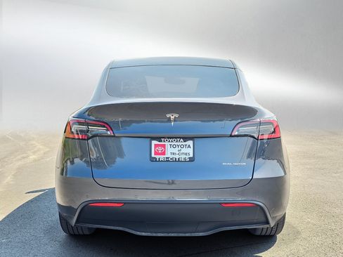 Used 2021 Tesla Model Y Long Range AWD/4WD image 4
