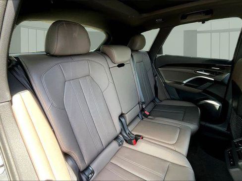 Used 2025 Audi Q5 Prestige AWD/4WD image 25