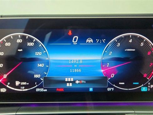 Used 2025 Mercedes-Benz GLS 450 4MATIC image 42