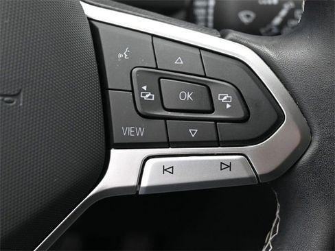 Used 2023 Volkswagen Tiguan SE image 18