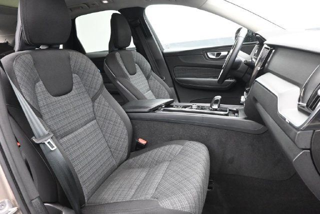 Used 2024 Volvo XC60 B5 Core w/ Climate Package AWD/4WD image 32
