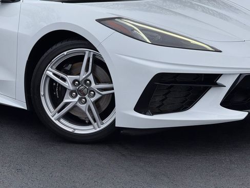 Used 2023 Chevrolet Corvette Stingray w/ Z51 Performance Package image 9